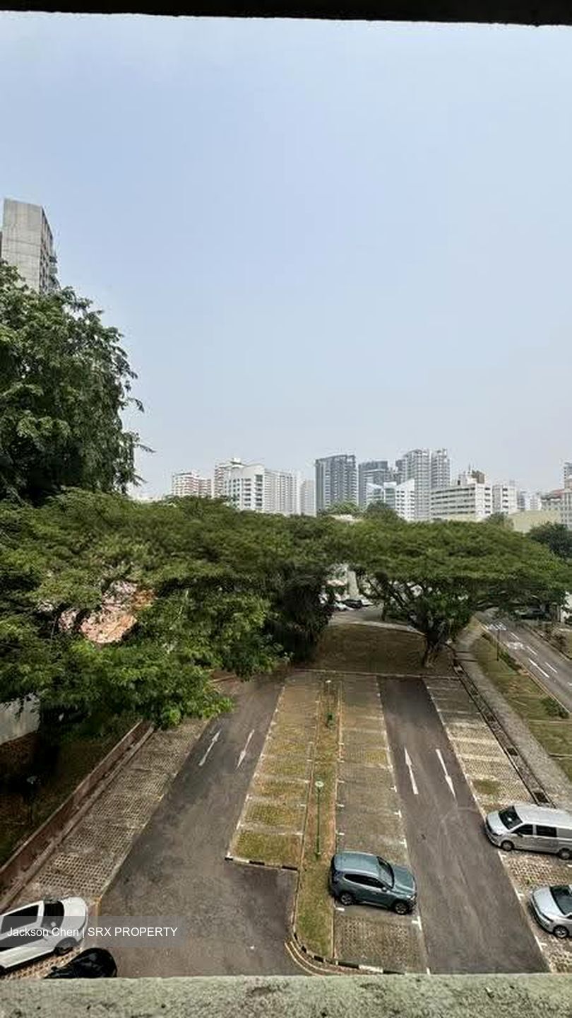 Pine Grove (D21), Condominium #631115431